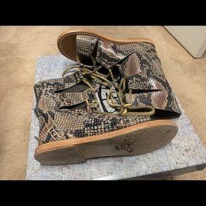 Freebird Caesar sandals brown-snake size 6